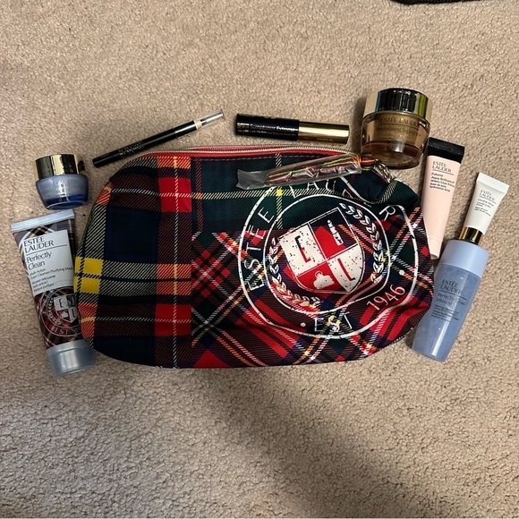 NEW Estee Lauder Skincare Set With Plaid Makeup Bag - Picture 1 of 3
